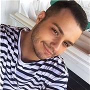 Laureato in Scienze Biologiche presso la Federico II, attualmente tesista per la magistrale in diagnostica molecolare. In possesso di un Master in nutrizione